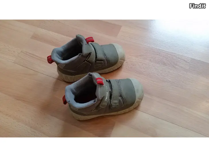 Myydään Reimatec  vk-kengät lenkkarit harmaanvihreät koko 27 -hinta 6e