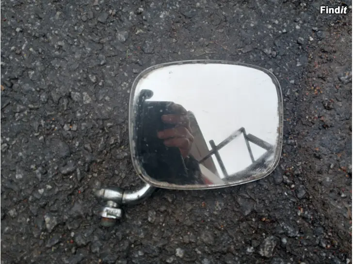 Myydään Kromattu peili oisko 140 Volvon