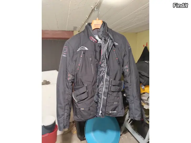 Säljes Gore-Tex Bering MC jacka