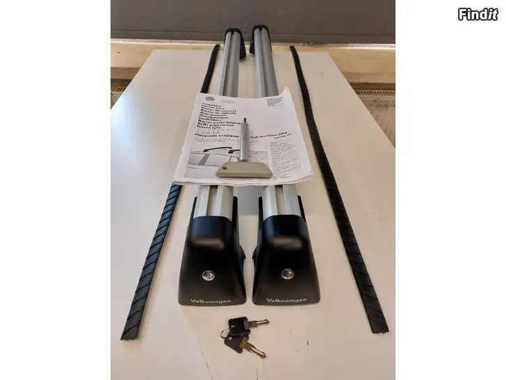 Myydään UUDET VW GOLF Sportsvan Kattotelineet/Takräcke OEM vm. 2014 ja uudemmat