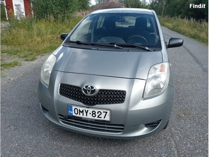 Myydään Toyota Yaris 1,3 5D manuaali 2007 juuri katsastettu
