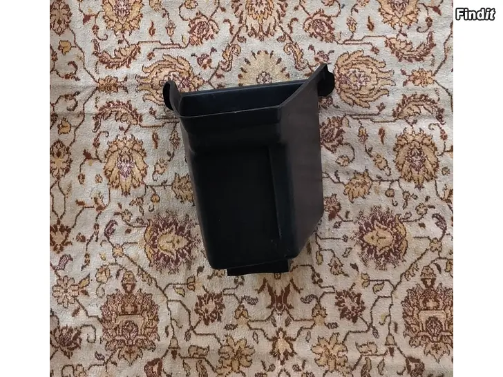 Myydään Takakonttiin laatikko