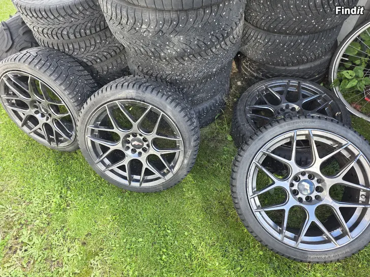 Myydään Bmw vanteet plus nastat