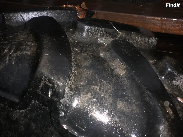 Myydään Traktorin renkaat Alliance 420/85R28