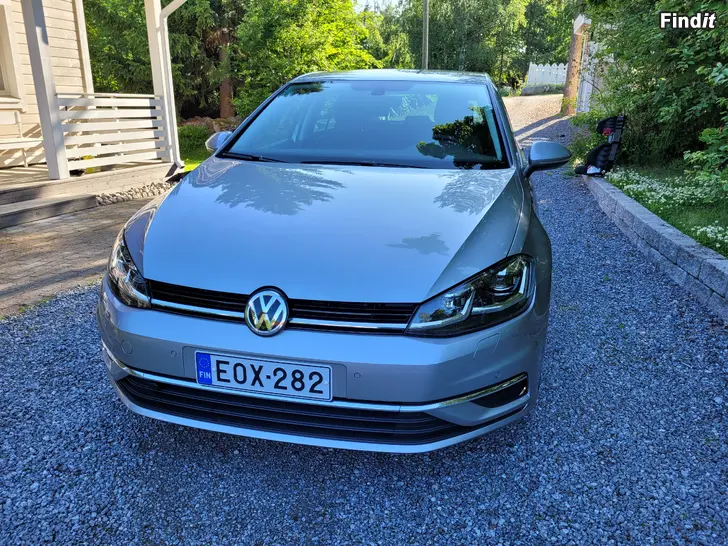 Säljes Huippukuntoinen Volkswagen Golf ajettu vain 27300 km