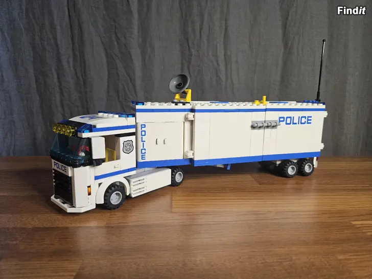 Säljes Lego polislastbil