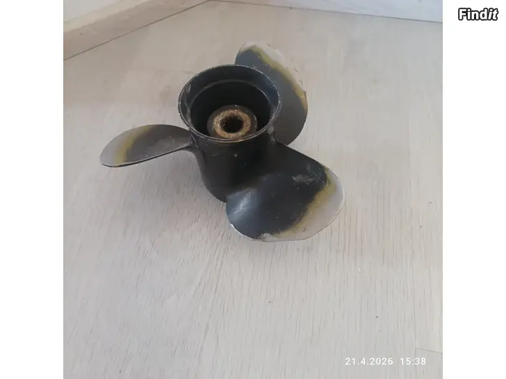 Myydään Perämoottorin potkuri