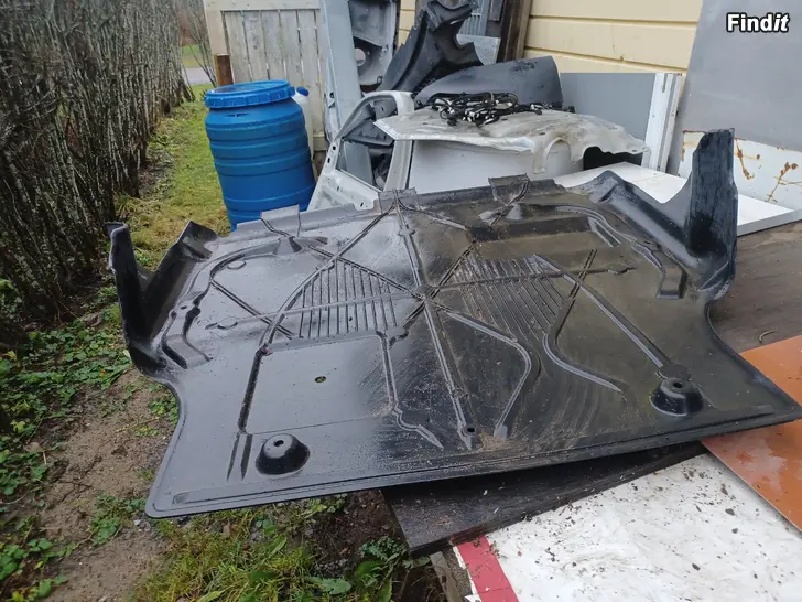 Myydään PohjamuoviVw transporter T5  T6