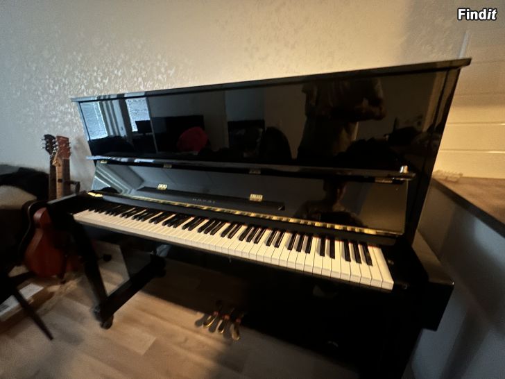 Säljes Kawai CX-21H
