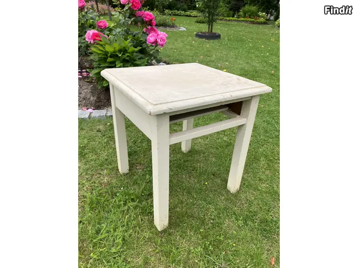 Säljes Litet bord