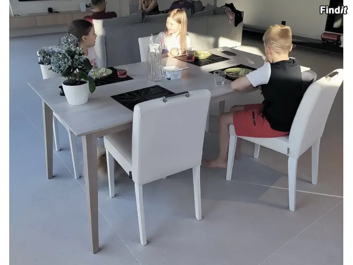 Säljes Matbord 180cm x 90cm