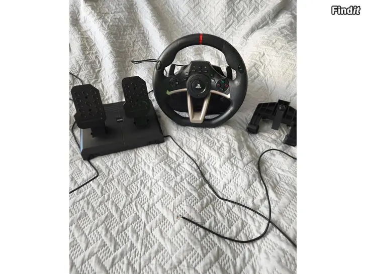 Säljes Ratti ja polkimet PS4/ PC