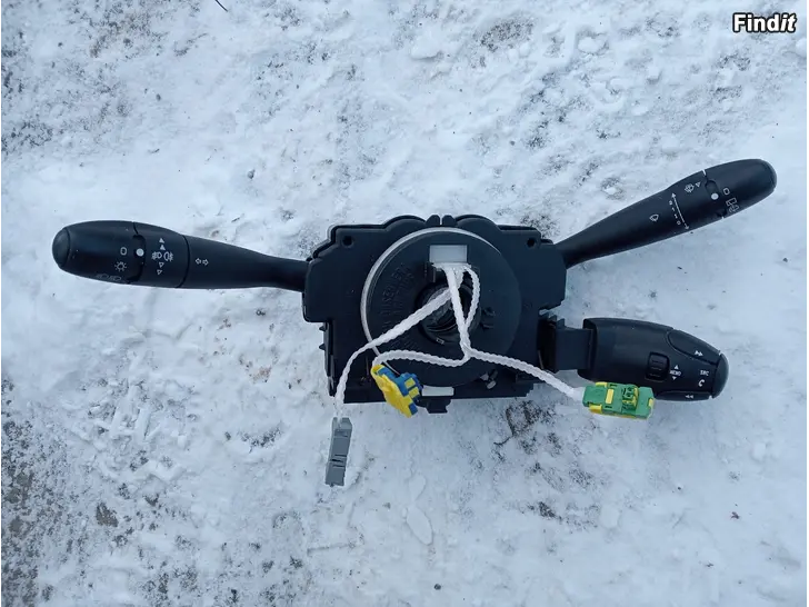 Myydään Peugeot 206 2008 monitoimi vipukeskus 96574679XT