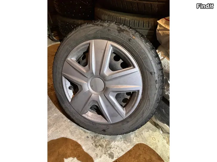 Säljes Vinter däcken på alufälgar