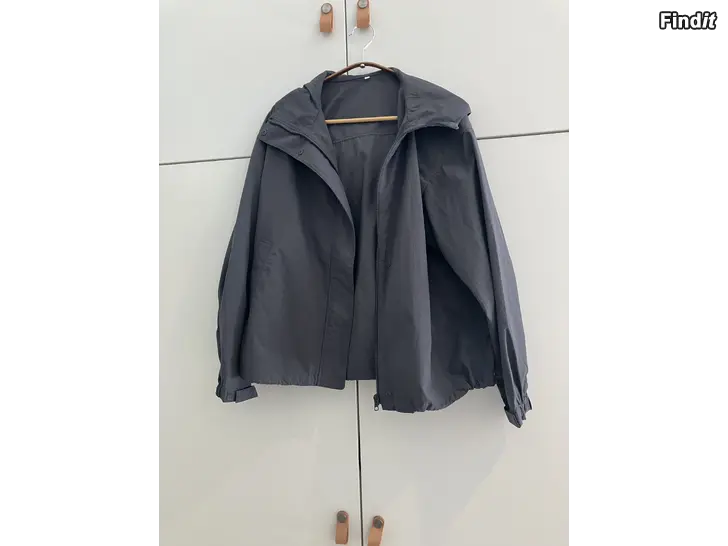 Säljes Ny jacka från Muji