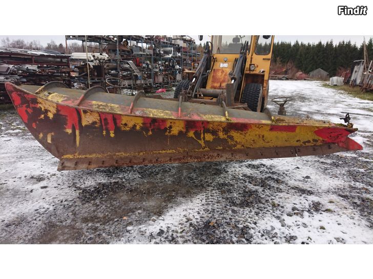 Säljes Sidoplog åt lastare eller traktor