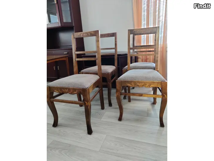 Myydään Bord och stolar