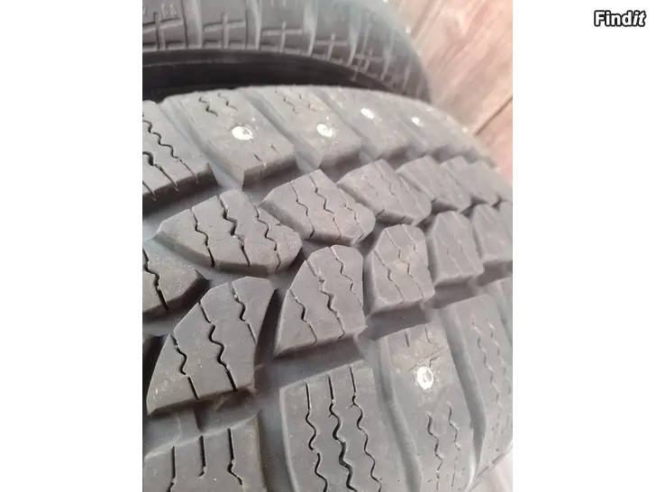 Myydään Fiat Punto Talvirenkaat
