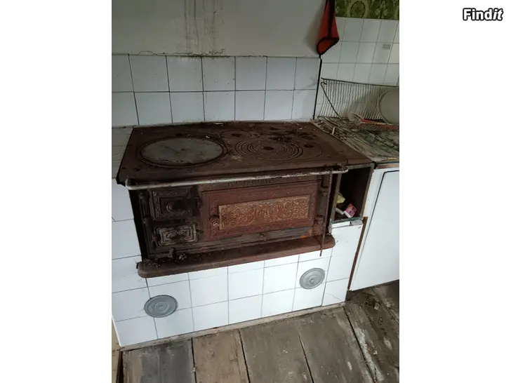 Säljes Högfors 5 med dekorerade luckor