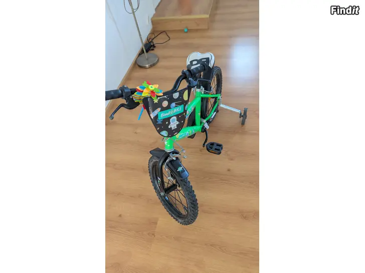 Myydään Kids Bicycle with Training Wheels - Bright Green
