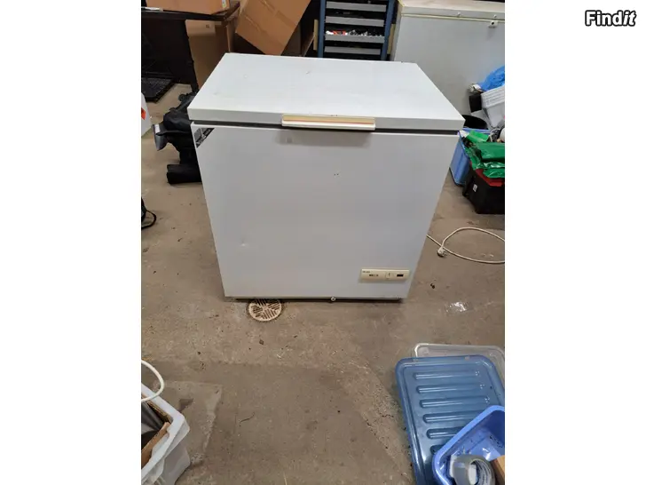 Säljes Rosenlew FB 225 frysbox  214 liter