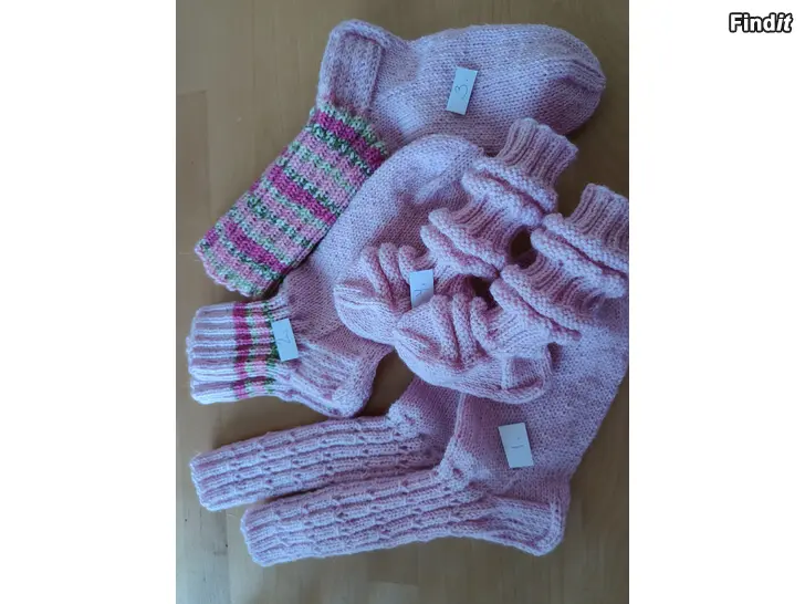 Myydään Villasukkia