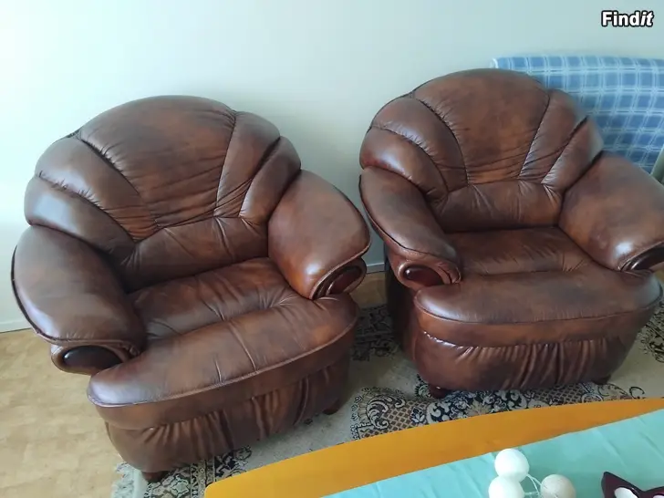 Myydään Nahkaset nojatuolit ja pöytä