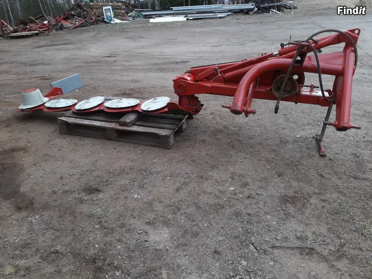 Myydään Kuhn tallriksslåttermaskin