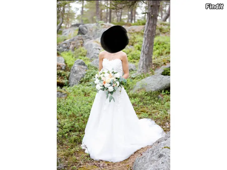 Säljes Bröllopsklänning