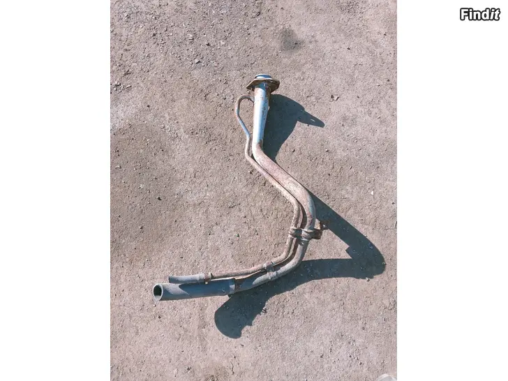 Myydään Hyundai I30 SW 2010 tankkausputki