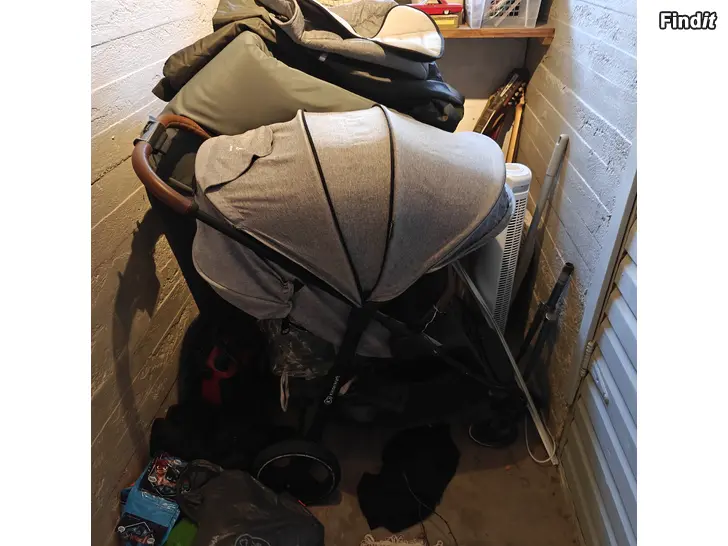Myydään Kinderkraft rattaat