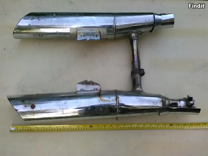 Vaihdetaan Suzuki OEM pakoputket 4T Custom