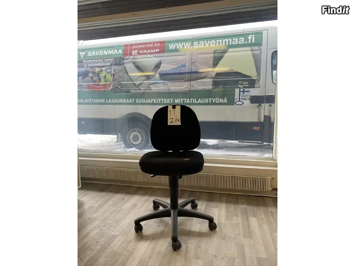 Myydään Toimistotuoleja,toimistopöytiä,kaappeja