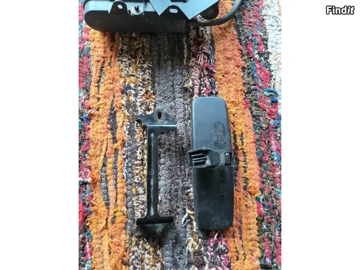 Myydään Akkun kiinnike taustapeili