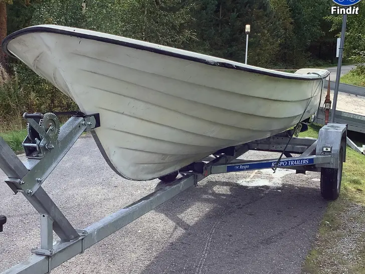 Säljes Rönnqvist 15 motorbåt, lämna ett bud
