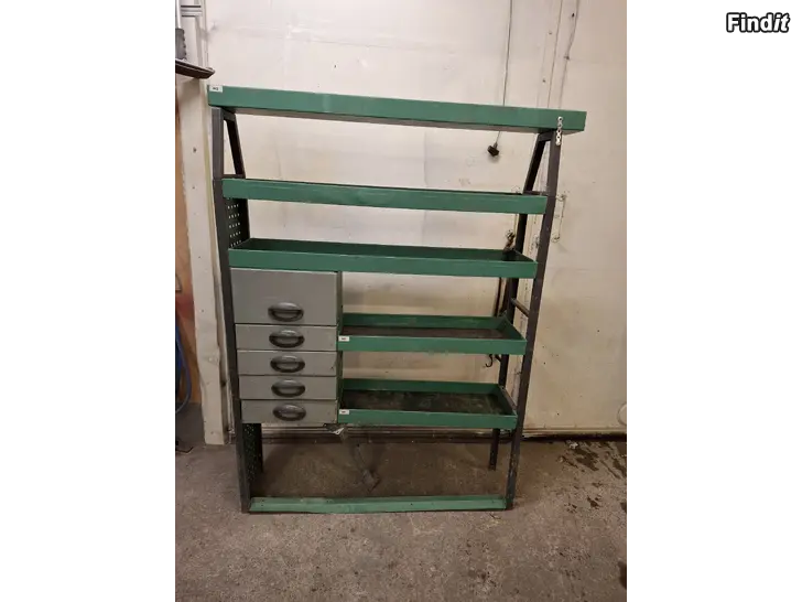 Säljes Vertyg hylla till paketbil