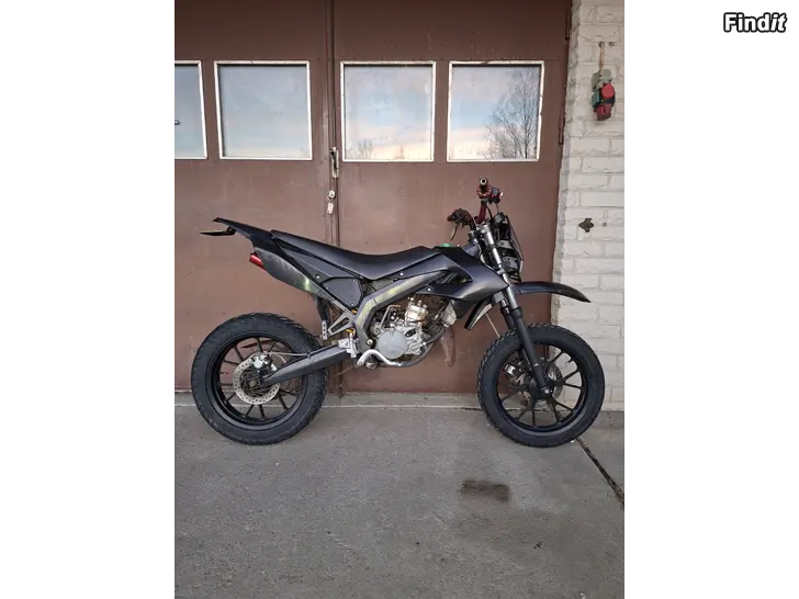 Myydään Derbi Senda 50cc