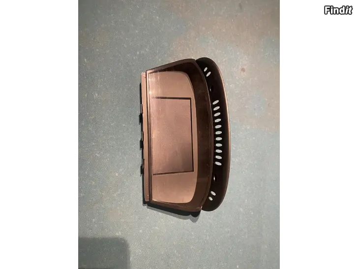 Säljes BMW e61 stereoskärm