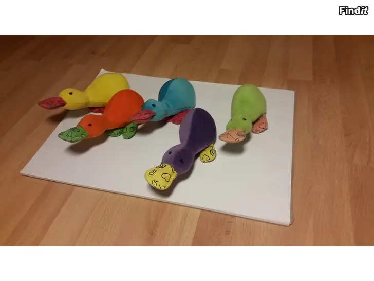 Säljes Vauvan pehmolelu - vesinokkaeläin 5kpl 5e