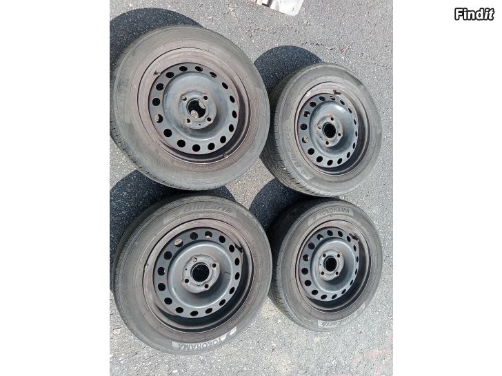 Myydään Nissan Almera 2006 vanteet kesärenkailla 185/65R15