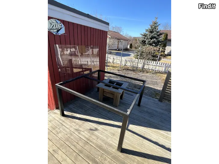 Myydään Stomme till 8 pers bord