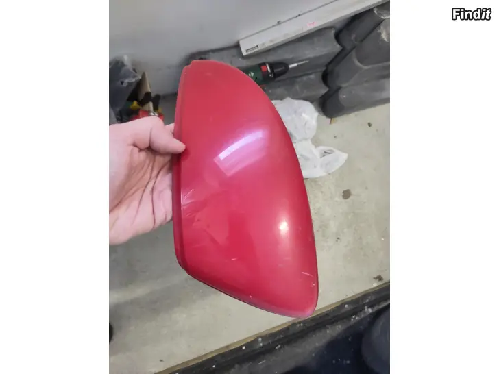 Annetaan Passat B7 sivupeilin kuori, vasen