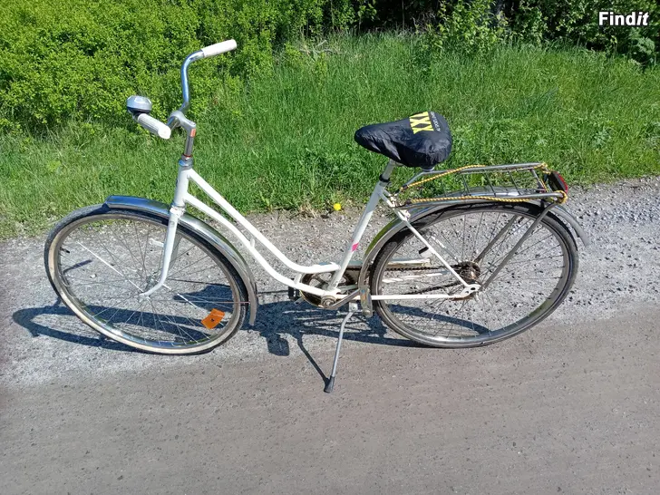 Myydään Naisten polkupyörä Helkama