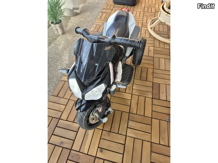 Myydään Barn motorcykel