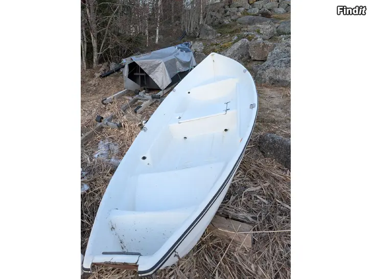Säljes Roddbåt RESERVERAD