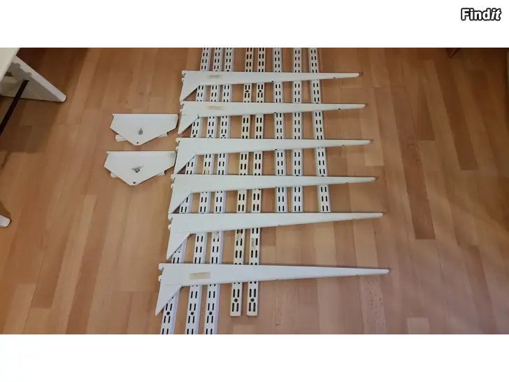 Myydään Ripustuskisko seinäkisko ja 6kpl hyllynkannatin 55cm 30e