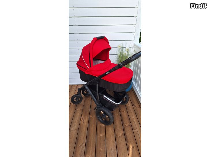 Säljes Brio barnvagn med ligg och -sittdel