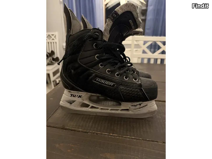 Myydään Bauer Flexlite 4,0 luistimet