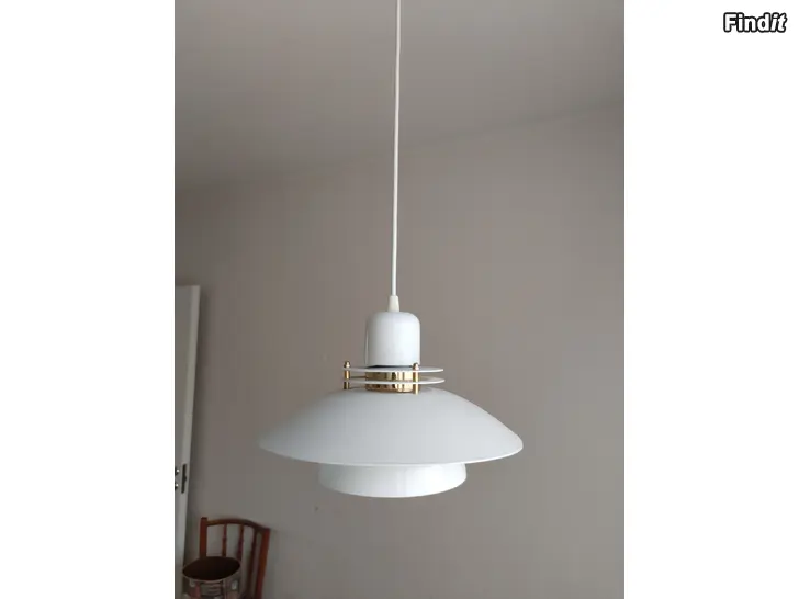 Myydään RETRO HENKINEN KATTOVALAISIN