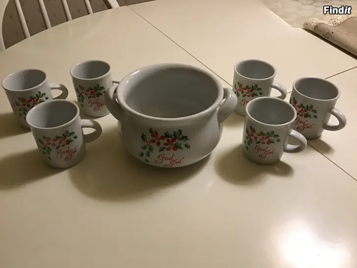 Myydään God Jul skål och 6 st muggar i nyskick